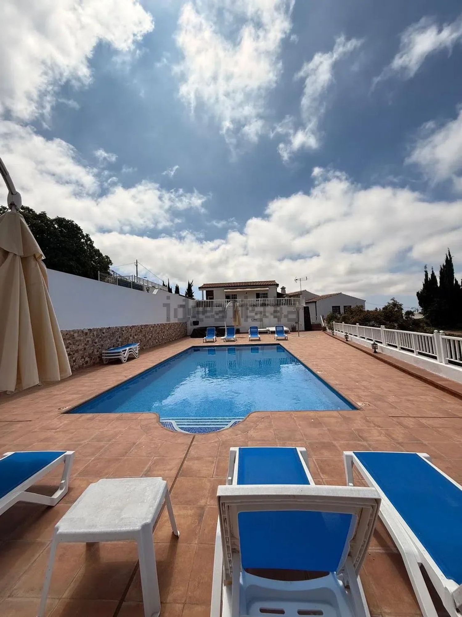 Finca rústica con villa y apartamentos en Vilaflor
