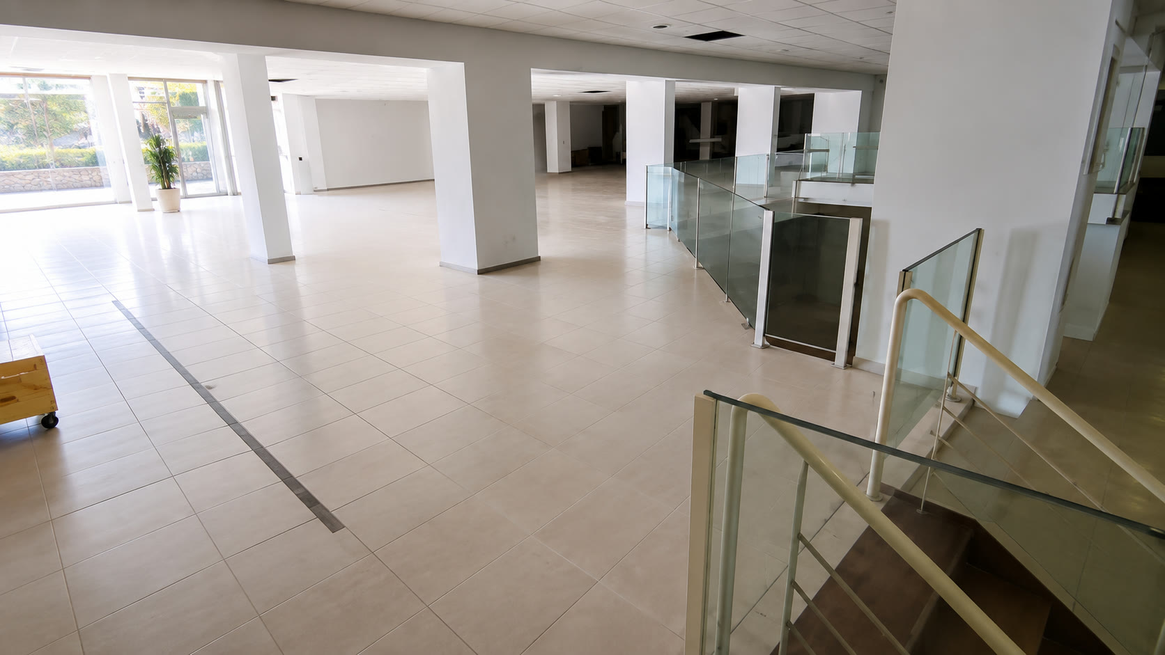 Local 3.000 m² en alquiler · 2
